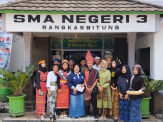 SMA Negeri 3 Rangkasbitung Gelar Acara Karya P5 Kebinekaan, Siswa Tampilkan Baju Adat