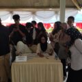 Anggota KPPS saat mengikuti Simulasi Pengitungan Suara yang digelar KPUD Lebak di Desa Bayah Barat, Kecamatan Bayah. Rabu (3101/2024). (Foto EP. Yudha/chanelbanten.com)