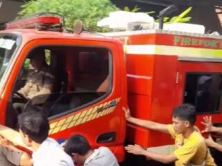 Viral, Mobil Damkar di Lebak Mogok Saat Ke Lokasi Kebakaran