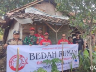 PT. Cemindo Gemilang Tbk Bedah Rumah Dua Keluarga di Bayah