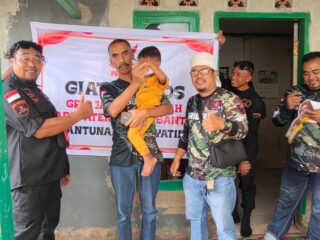 Sambut Idul Fitri GRIB Jaya PAC Bayah Santuni Anak Yatim