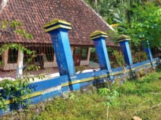 Bak Gedung Kosong, Pagar SMPN 5 Panggarangan Dibiarkan Rusak