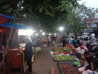 Tampung PKL Kalijaga dan Tirtayasa, Pasar Kandang Sapi Buka 24 Jam  