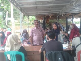 Pemdes Banjarsari Salurkan Dana BLT Program Kesejahteraan Rakyat